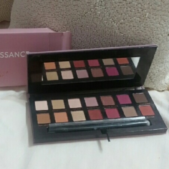 Anastasia Modern Renaissance - Picture 2 of 4